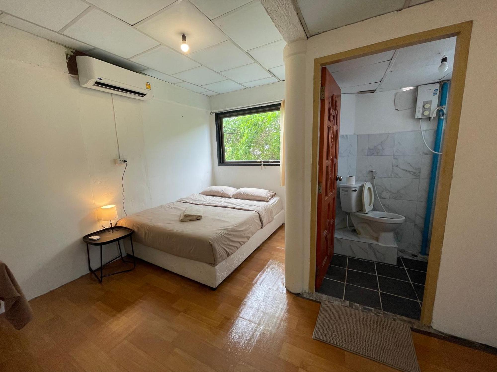 Budget Room Koh Phangan Pier With Ac Екстериор снимка